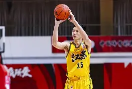 星光熠熠的意思 星光熠熠的意思